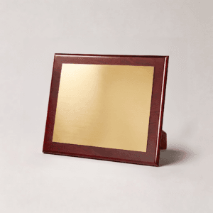 Placa homenaje FONTENLA de madera lacada caoba con lámina dorada cepillada