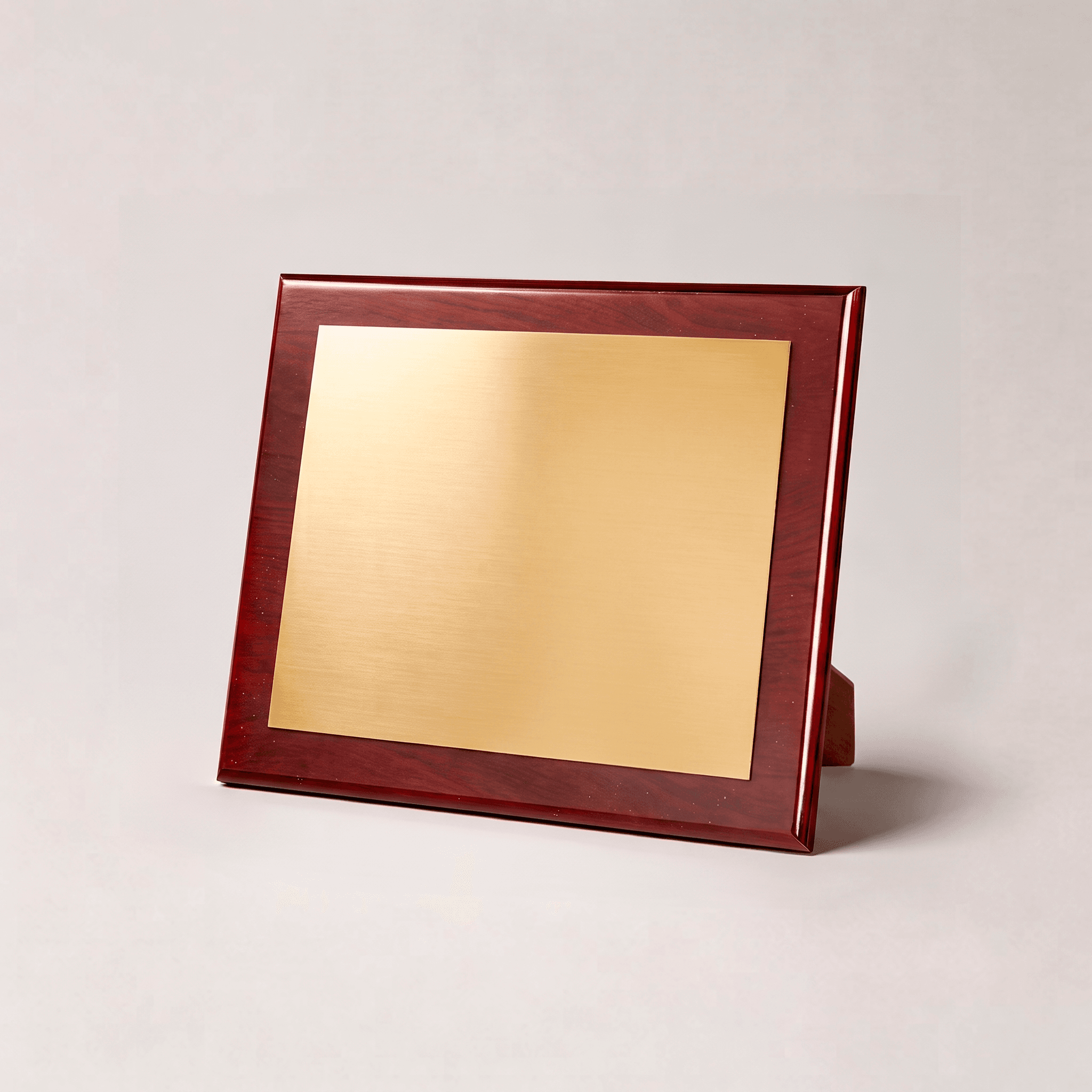 Placa homenaje FONTENLA de madera lacada caoba con lámina dorada cepillada